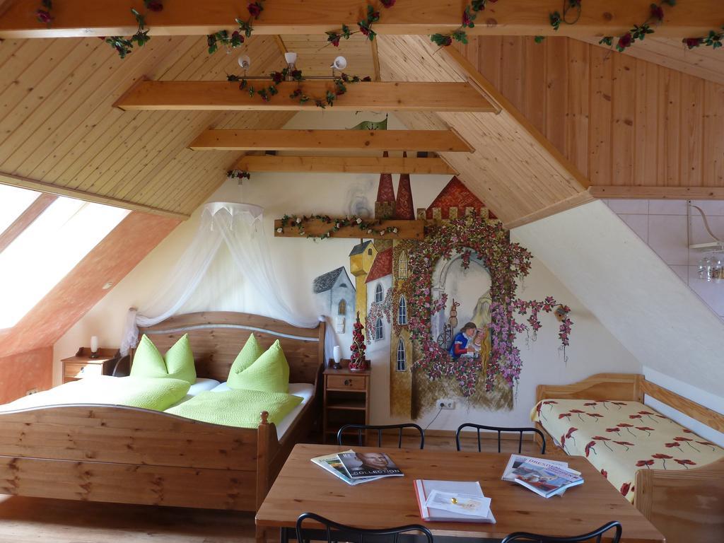 Gaestezimmer Am Maerchenbrunnen Dresden Rum bild